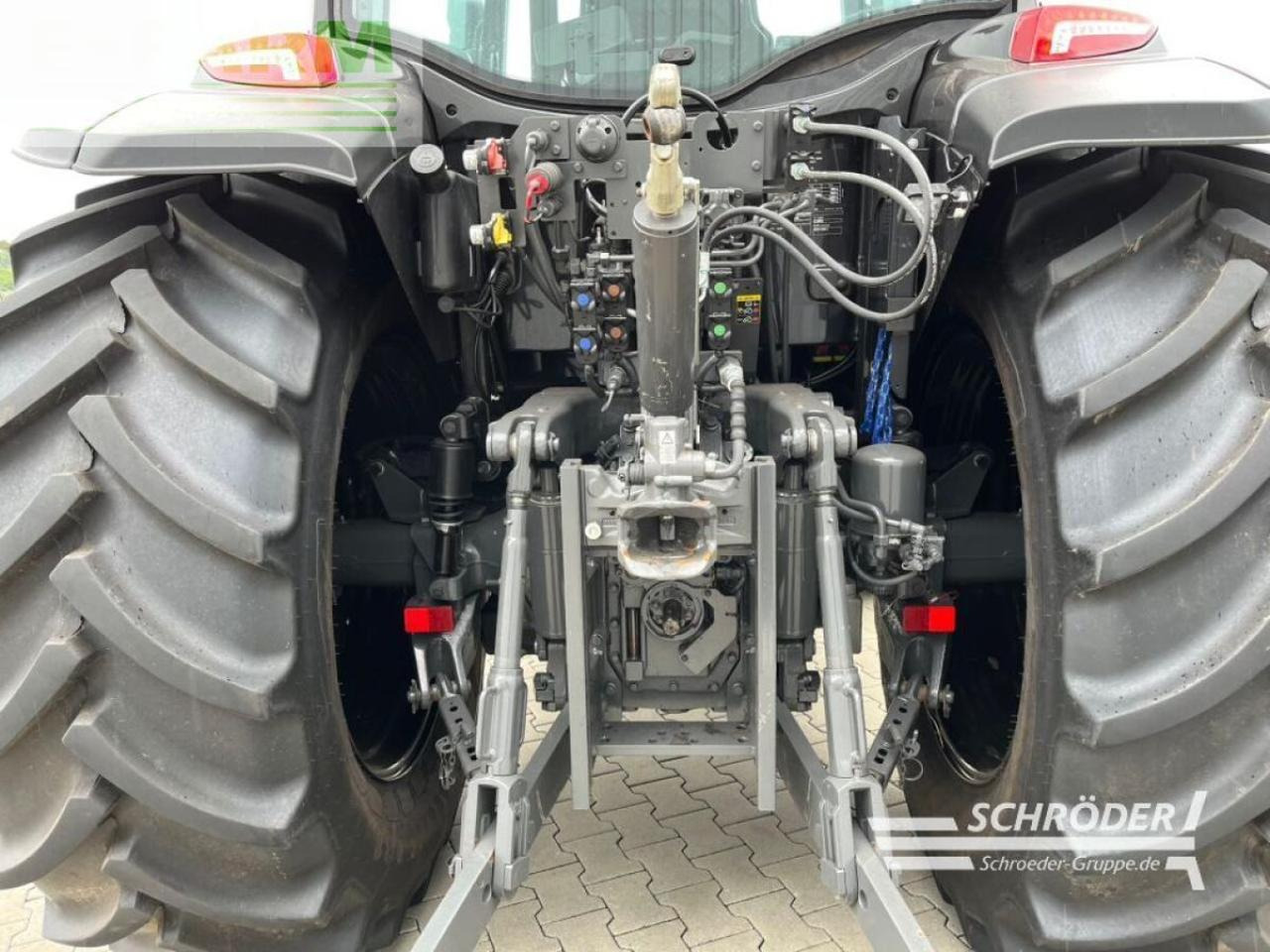 Valtra g 135 a - Traktors: foto 3 Valtra g 135 a - Traktors: foto 3