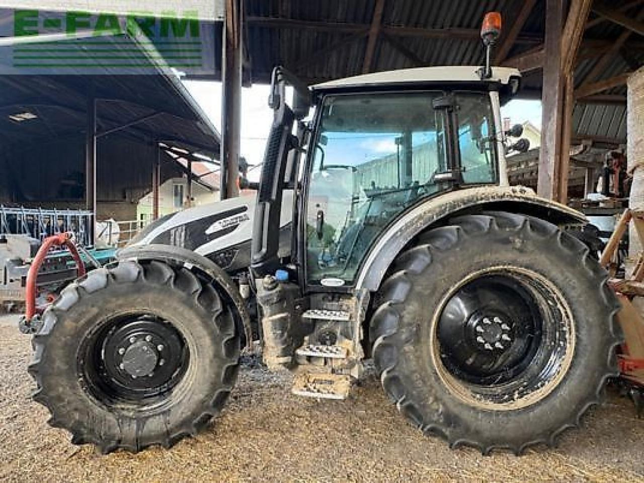 Valtra g125e active Active - Traktors: foto 3 Valtra g125e active Active - Traktors: foto 3