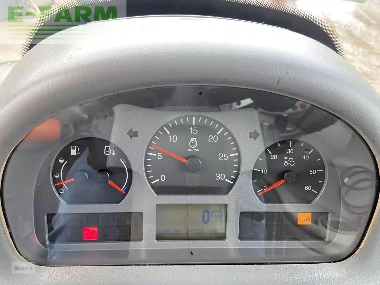 Traktors Valtra n 123 direct Direct: foto 13 Traktors Valtra n 123 direct Direct: foto 13