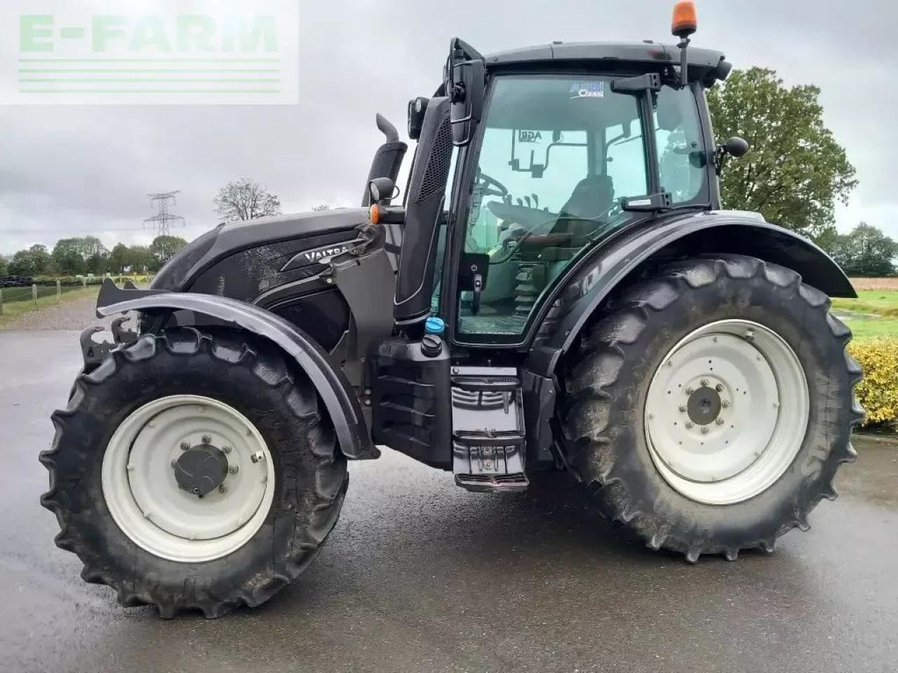 Valtra n 134 hitech HiTech - Traktors: foto 3 Valtra n 134 hitech HiTech - Traktors: foto 3