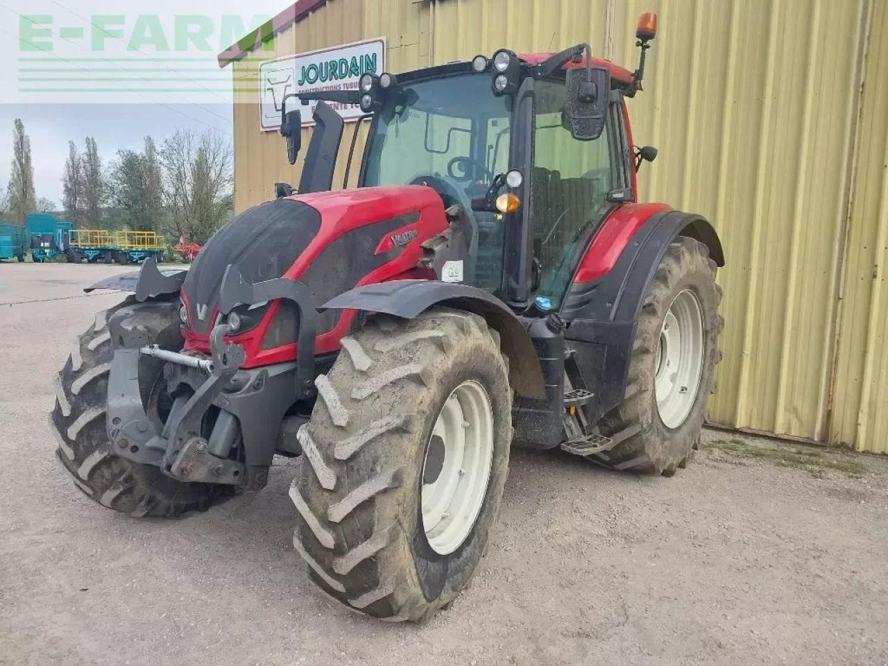 Valtra n 174 - Traktors: foto 1 Valtra n 174 - Traktors: foto 1