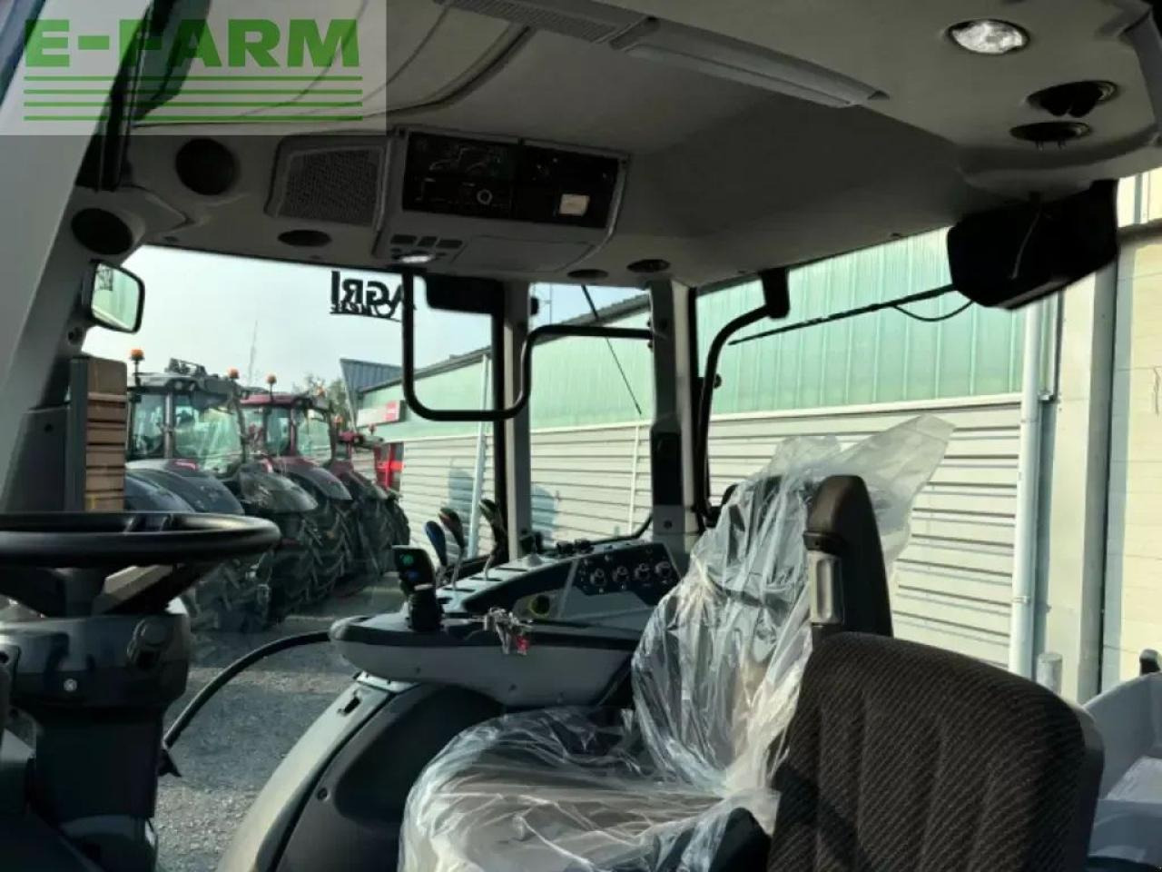 Valtra n135h - Traktors: foto 5 Valtra n135h - Traktors: foto 5