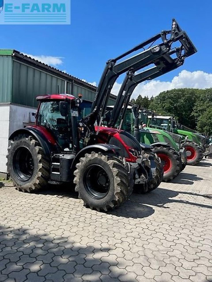 Valtra n155ea - Traktors: foto 1 Valtra n155ea - Traktors: foto 1