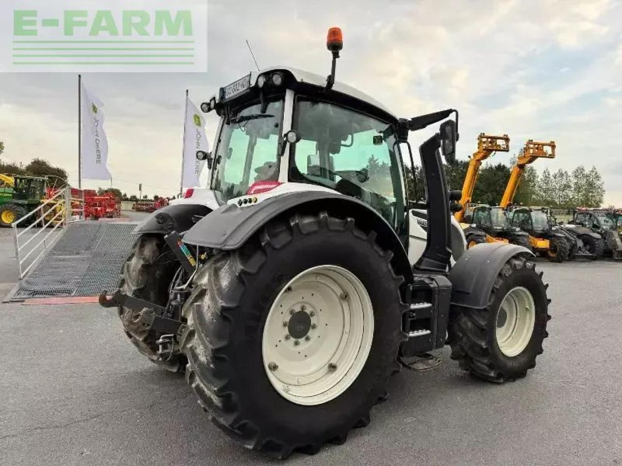 Valtra n174 direct Direct - Traktors: foto 5 Valtra n174 direct Direct - Traktors: foto 5