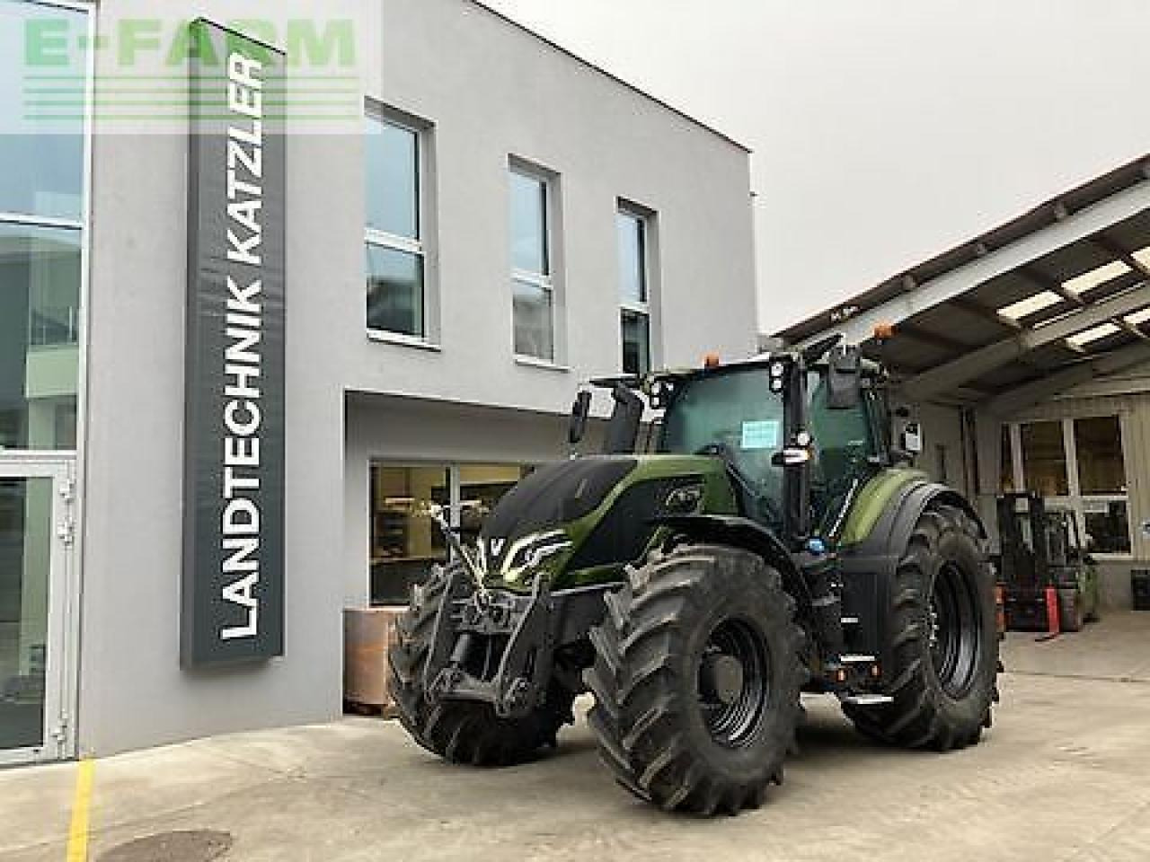 Valtra q305 - Traktors: foto 1 Valtra q305 - Traktors: foto 1