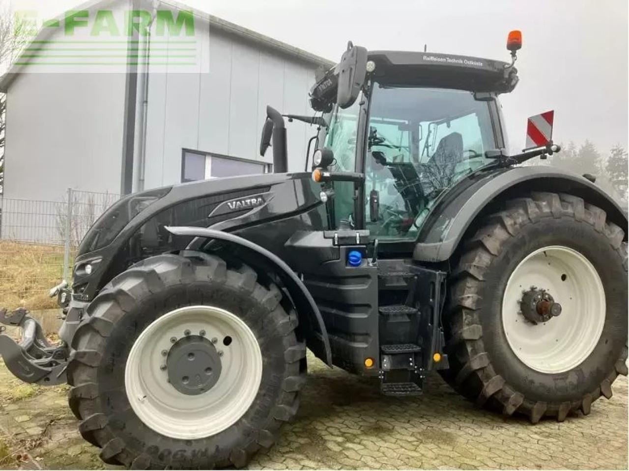 Valtra s324 smarttouch mr19 - Traktors: foto 2 Valtra s324 smarttouch mr19 - Traktors: foto 2
