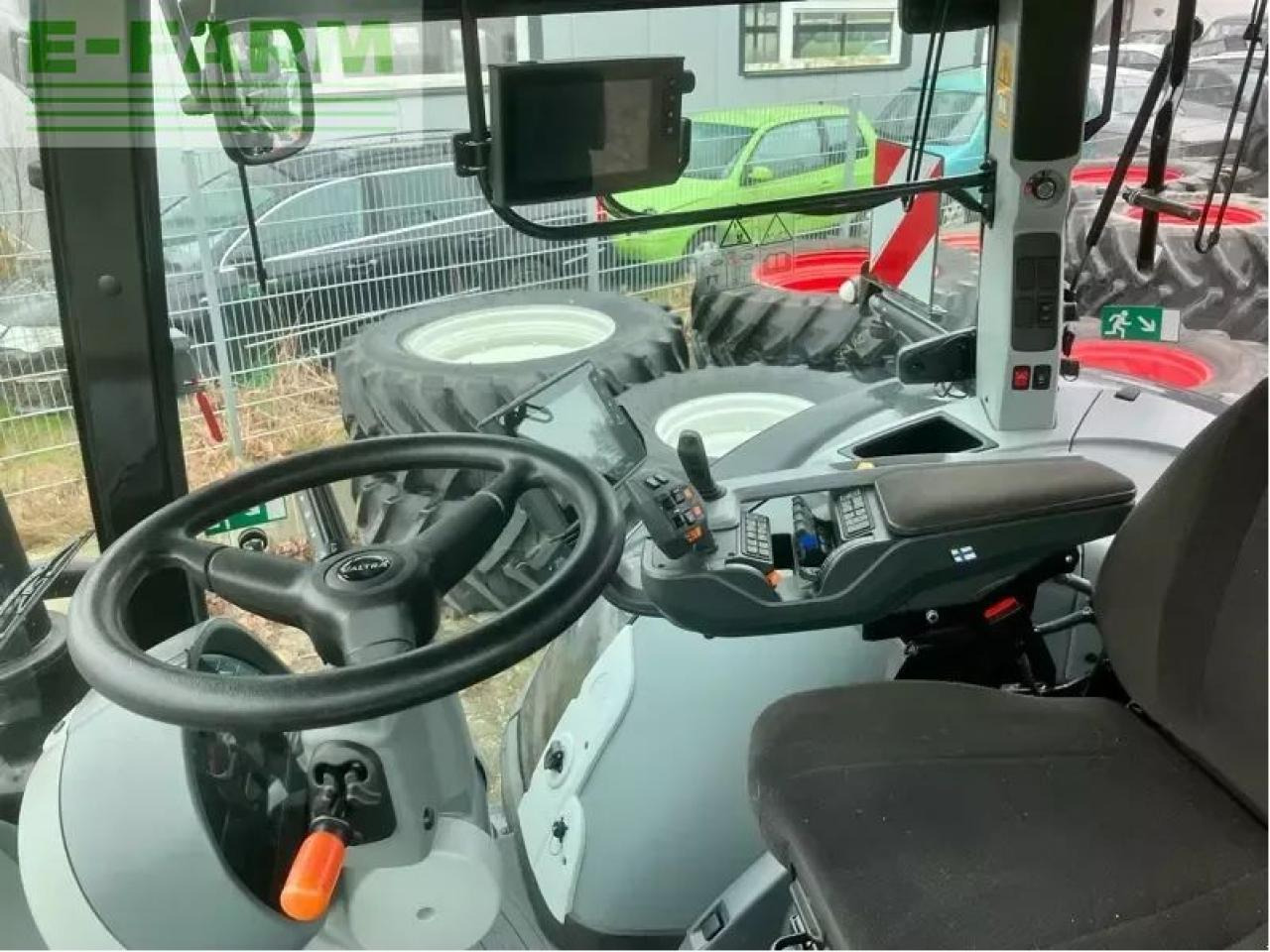 Valtra s324 smarttouch mr19 - Traktors: foto 4 Valtra s324 smarttouch mr19 - Traktors: foto 4