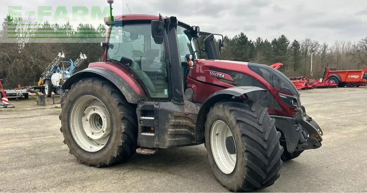Valtra t 214 v smarttouch - Traktors: foto 2 Valtra t 214 v smarttouch - Traktors: foto 2