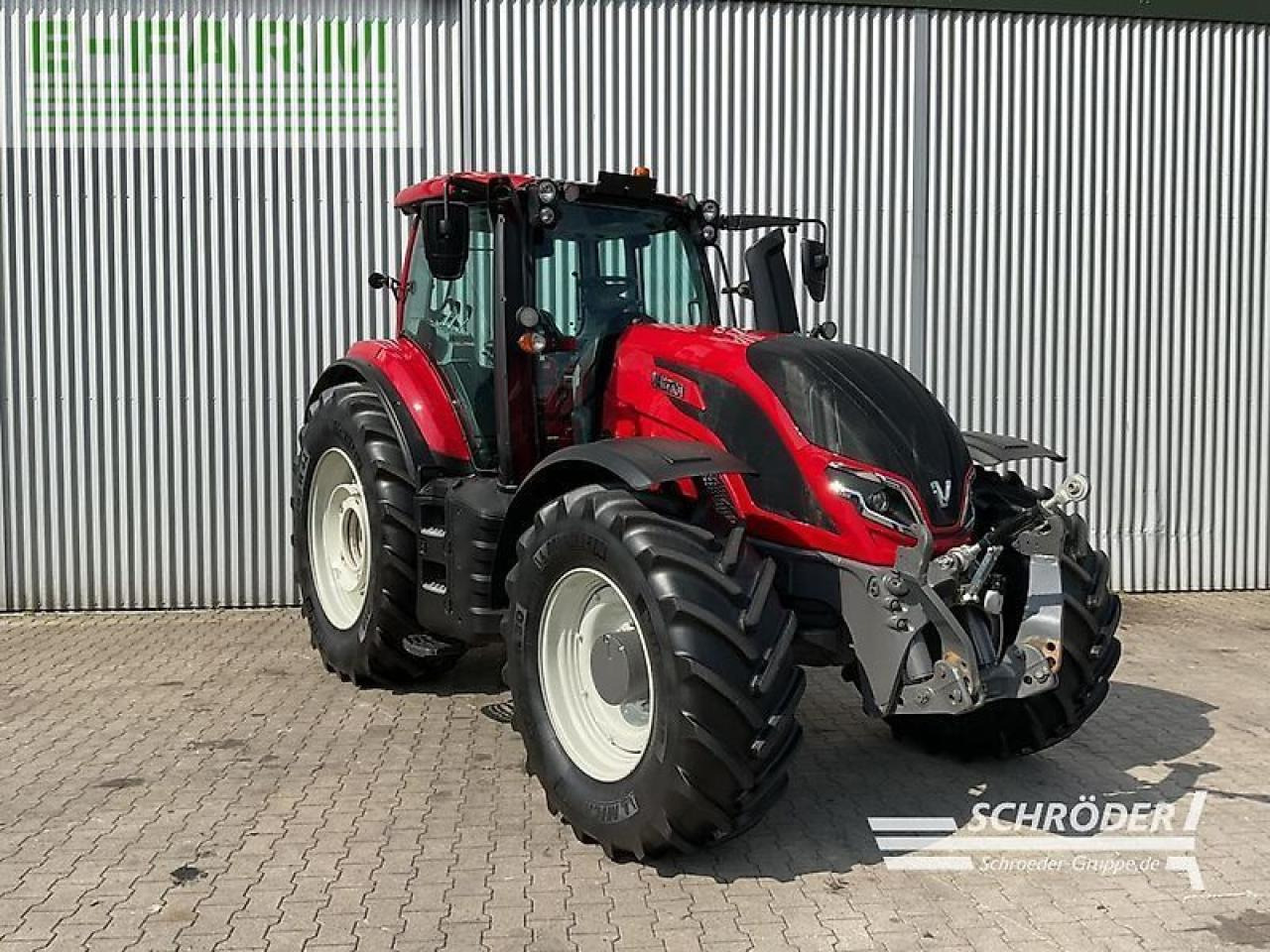 Valtra t 235 a - Traktors: foto 1 Valtra t 235 a - Traktors: foto 1