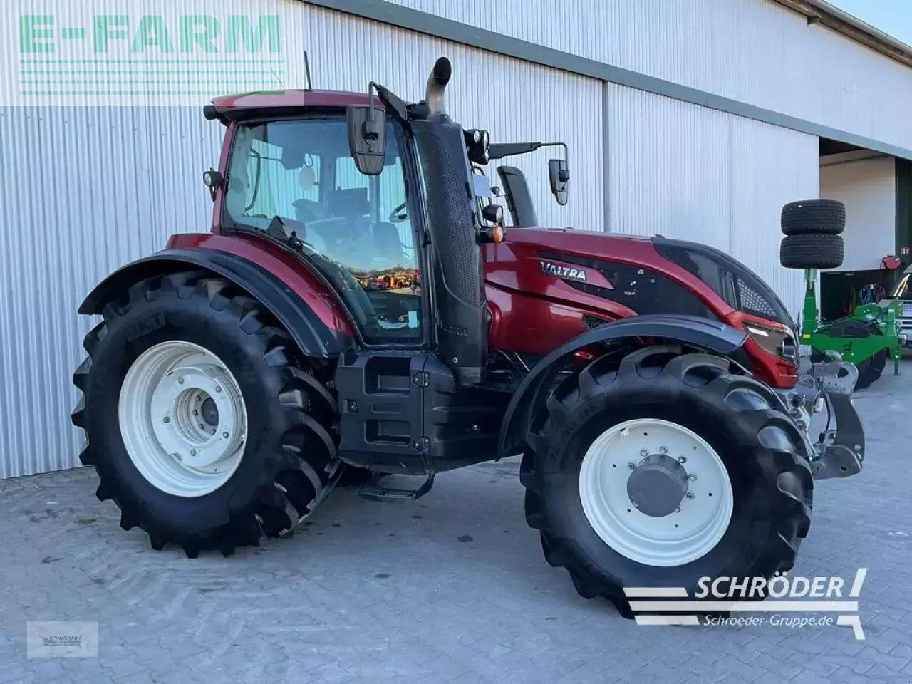 Valtra t 254 v smarttouch - Traktors: foto 2 Valtra t 254 v smarttouch - Traktors: foto 2