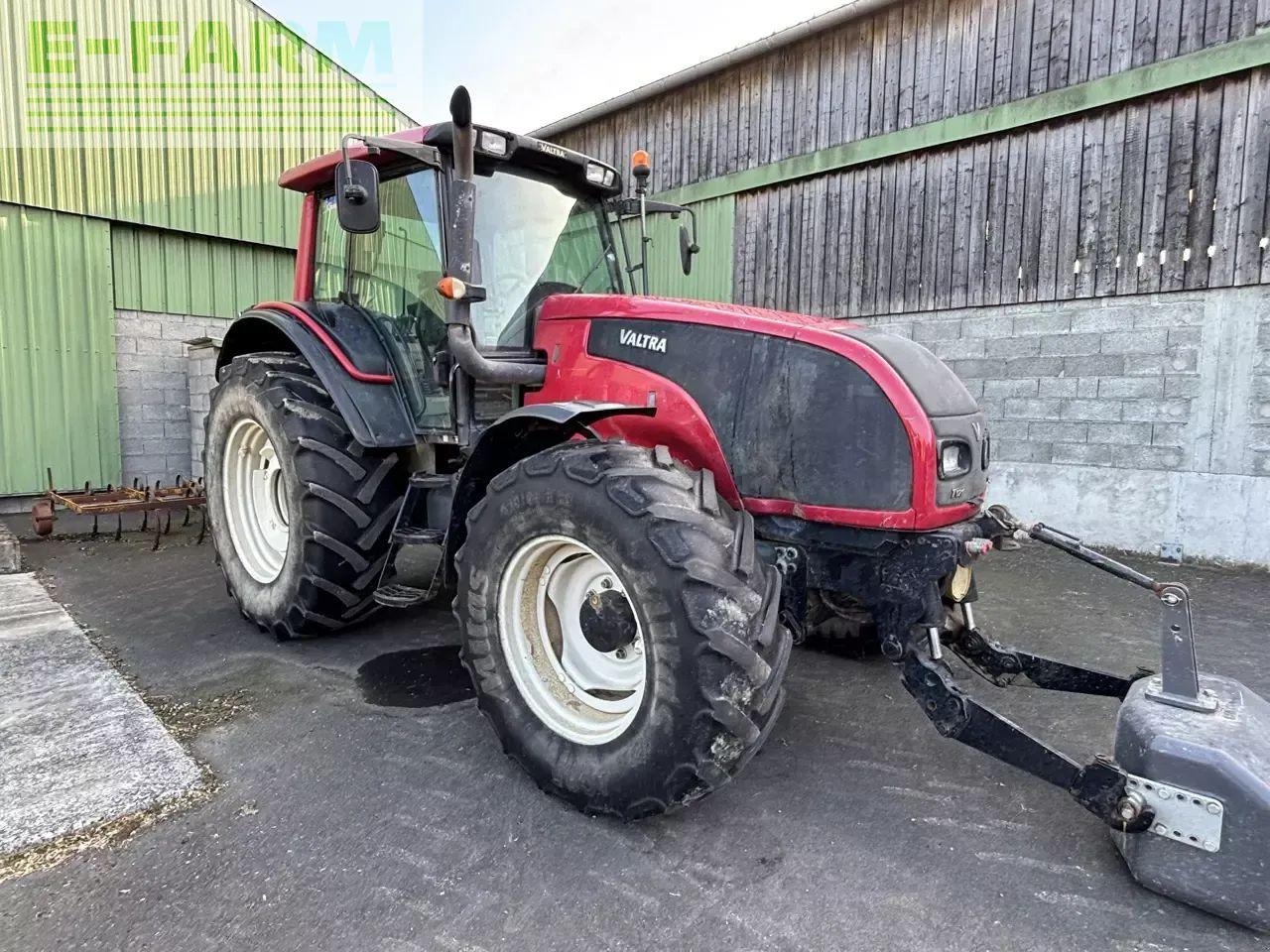 Valtra t121 hitech HiTech - Traktors: foto 4 Valtra t121 hitech HiTech - Traktors: foto 4