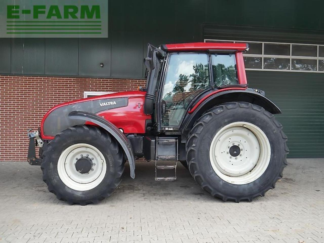Valtra t151e hitech fzw HiTech - Traktors: foto 4 Valtra t151e hitech fzw HiTech - Traktors: foto 4