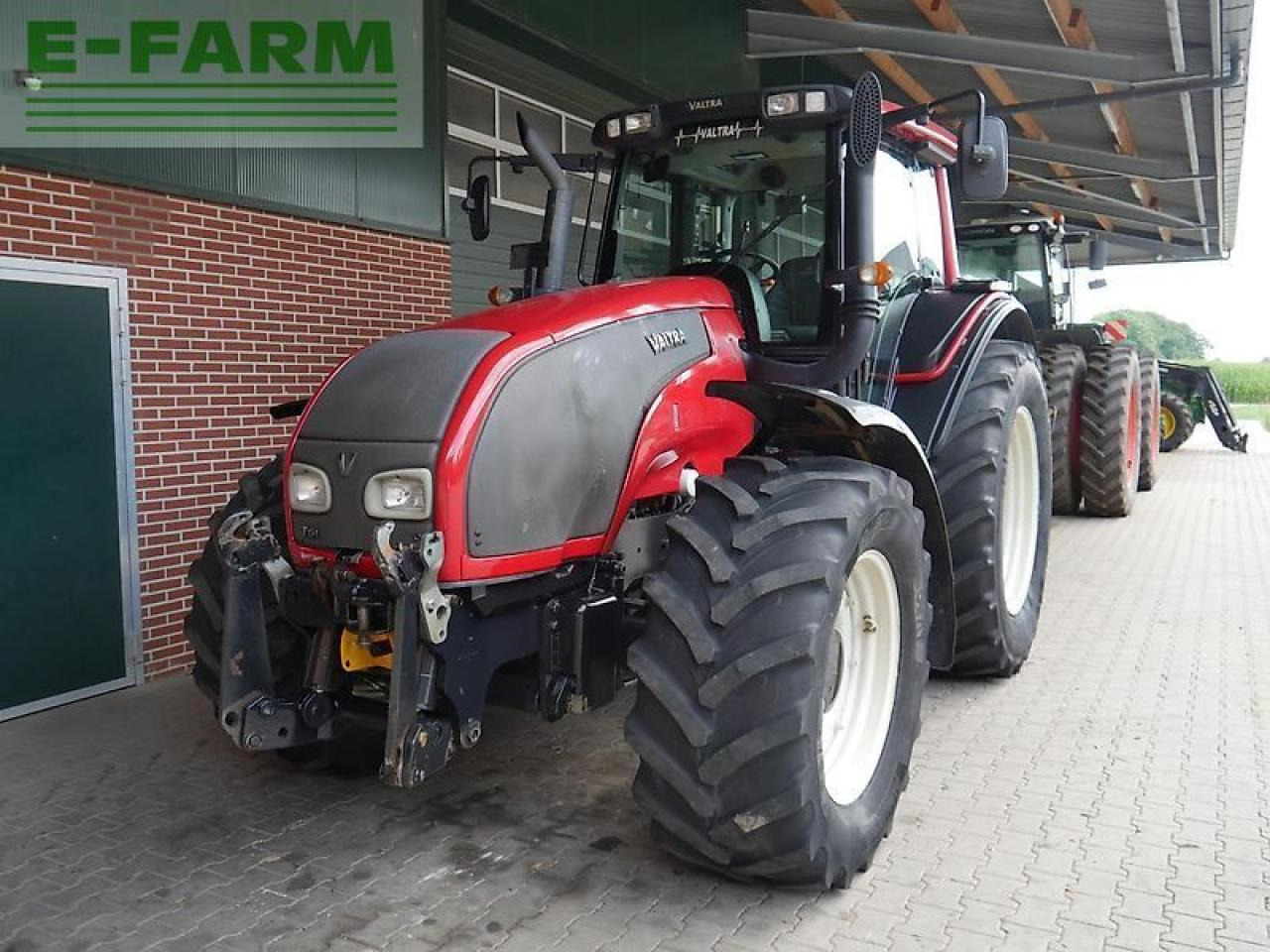 Valtra t151e hitech fzw HiTech - Traktors: foto 3 Valtra t151e hitech fzw HiTech - Traktors: foto 3