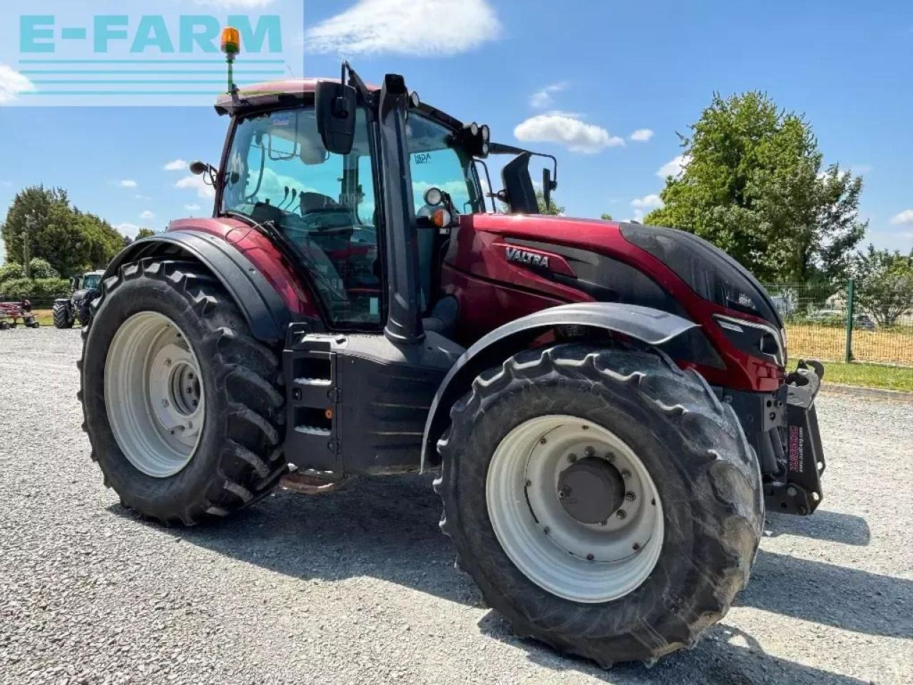 Valtra t174 active - Traktors: foto 2 Valtra t174 active - Traktors: foto 2