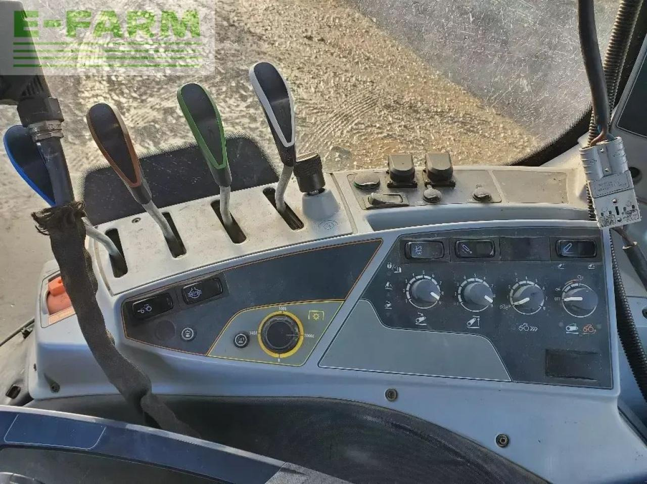 Valtra t214 active *** garantie 1 an ***** Active - Traktors: foto 2 Valtra t214 active *** garantie 1 an ***** Active - Traktors: foto 2