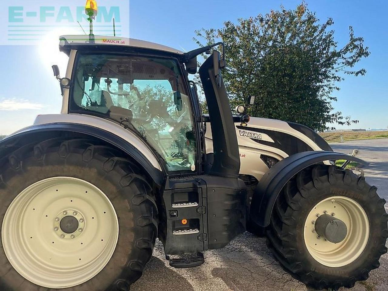 Valtra t215 direct Direct - Traktors: foto 1 Valtra t215 direct Direct - Traktors: foto 1