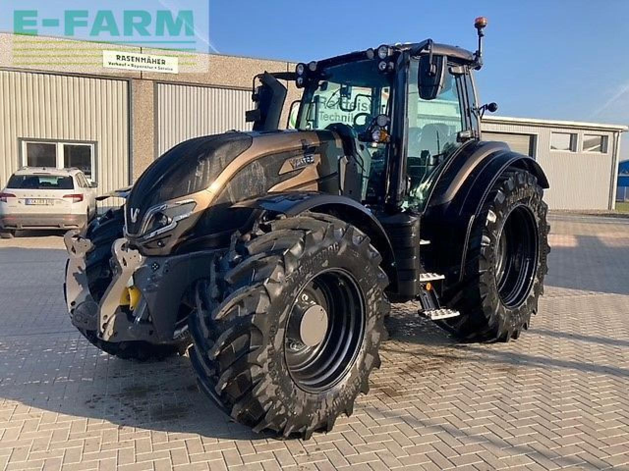 Valtra t215a - Traktors: foto 1 Valtra t215a - Traktors: foto 1