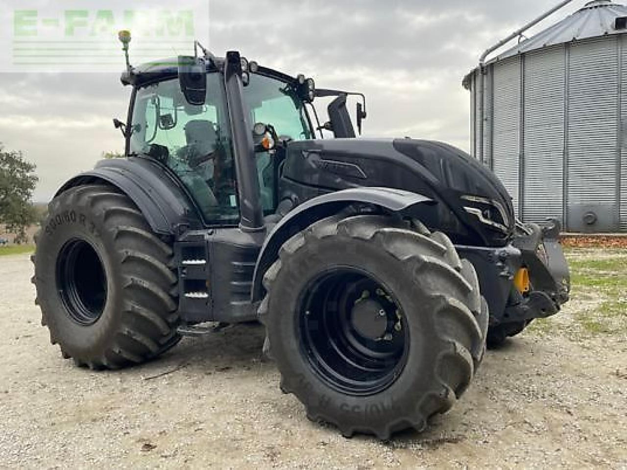 Valtra t215d - Traktors: foto 2 Valtra t215d - Traktors: foto 2