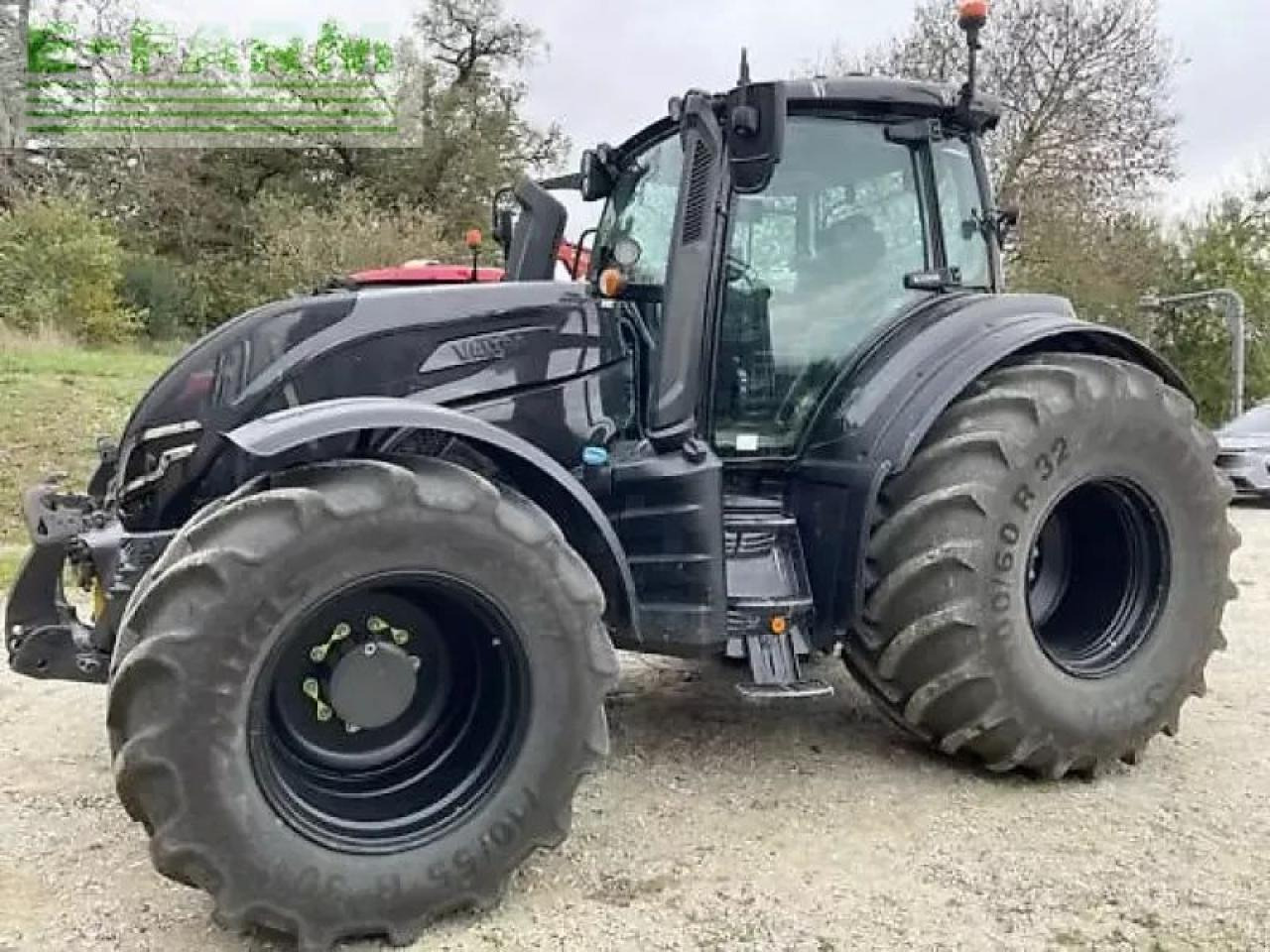 Valtra t215d - Traktors: foto 1 Valtra t215d - Traktors: foto 1
