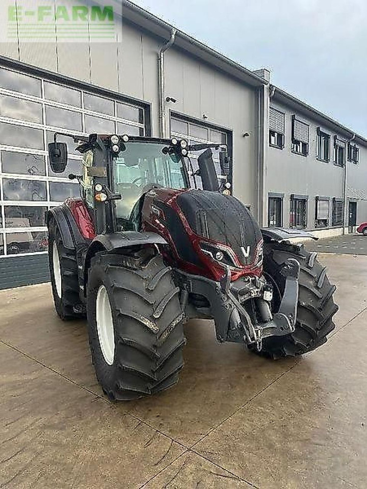 Valtra t235d - Traktors: foto 2 Valtra t235d - Traktors: foto 2
