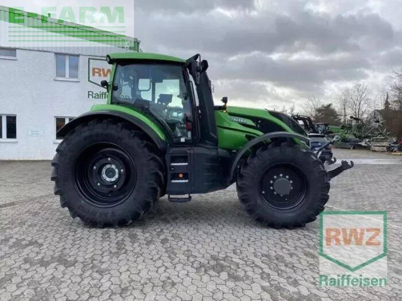 Valtra t235v - Traktors: foto 2 Valtra t235v - Traktors: foto 2