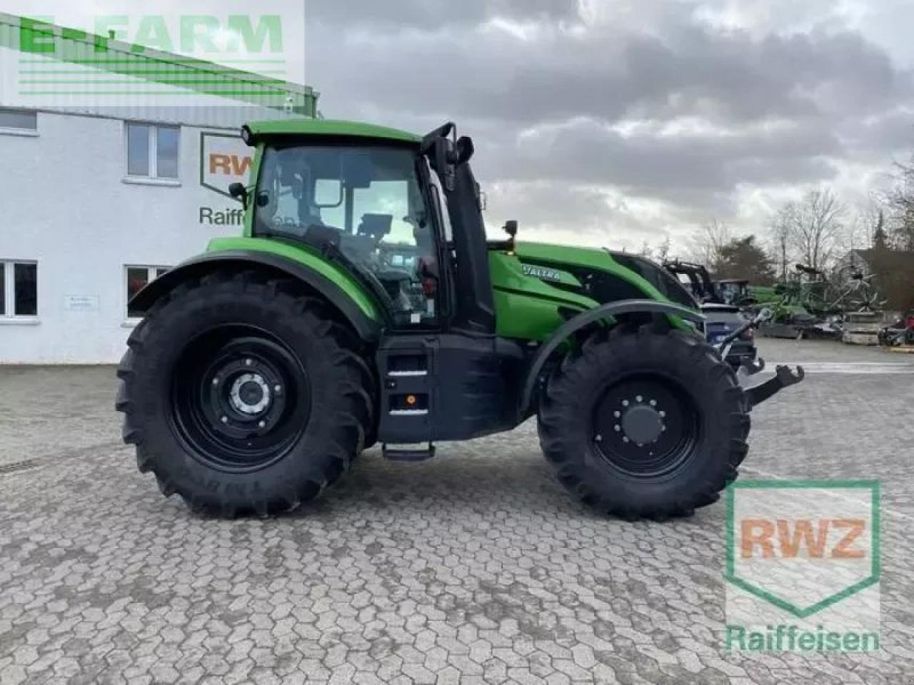 Valtra t235v - Traktors: foto 2 Valtra t235v - Traktors: foto 2