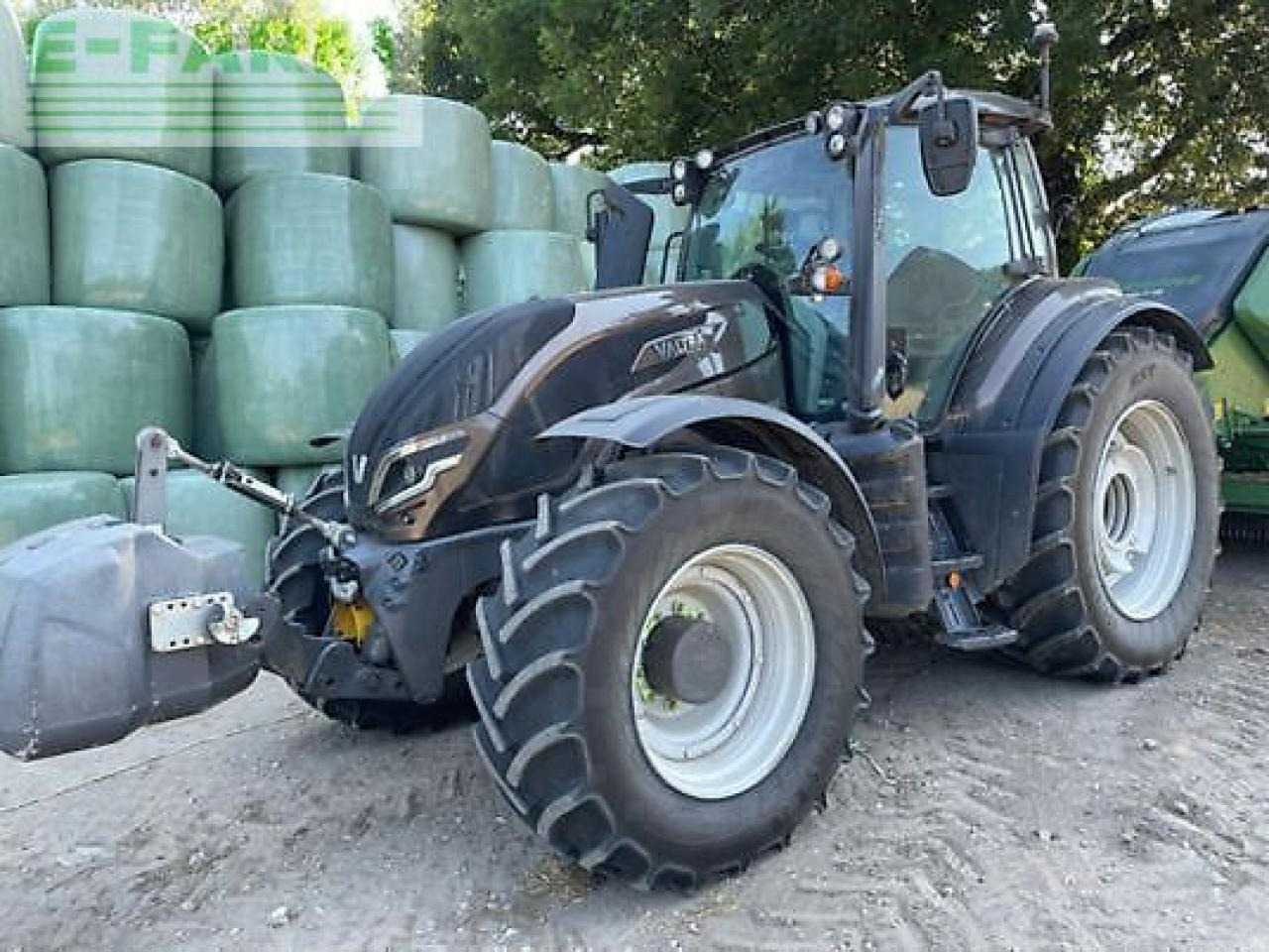 Valtra t235v - Traktors: foto 2 Valtra t235v - Traktors: foto 2