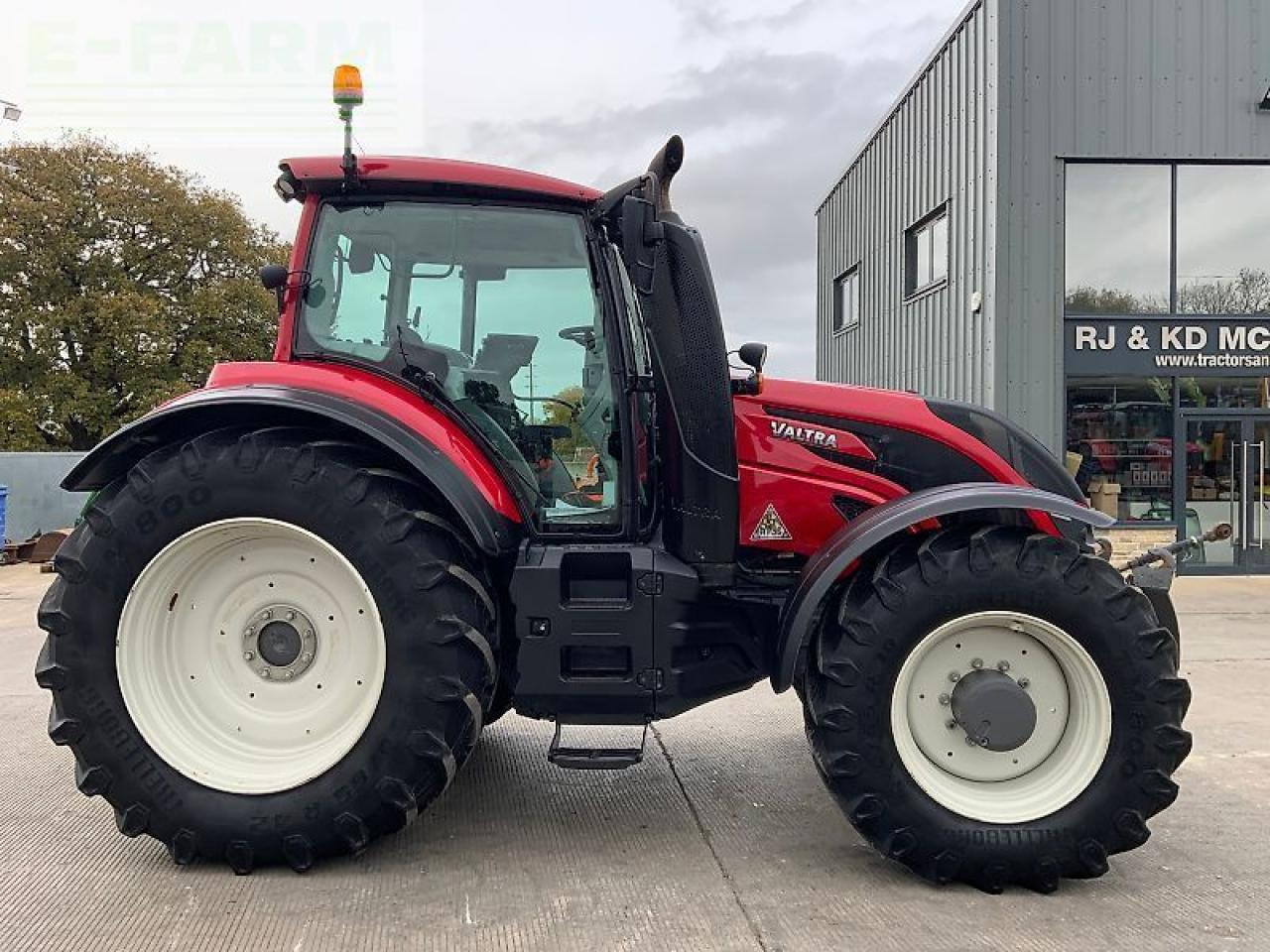 Valtra t254 versu tractor (st24771) Versu - Traktors: foto 1 Valtra t254 versu tractor (st24771) Versu - Traktors: foto 1