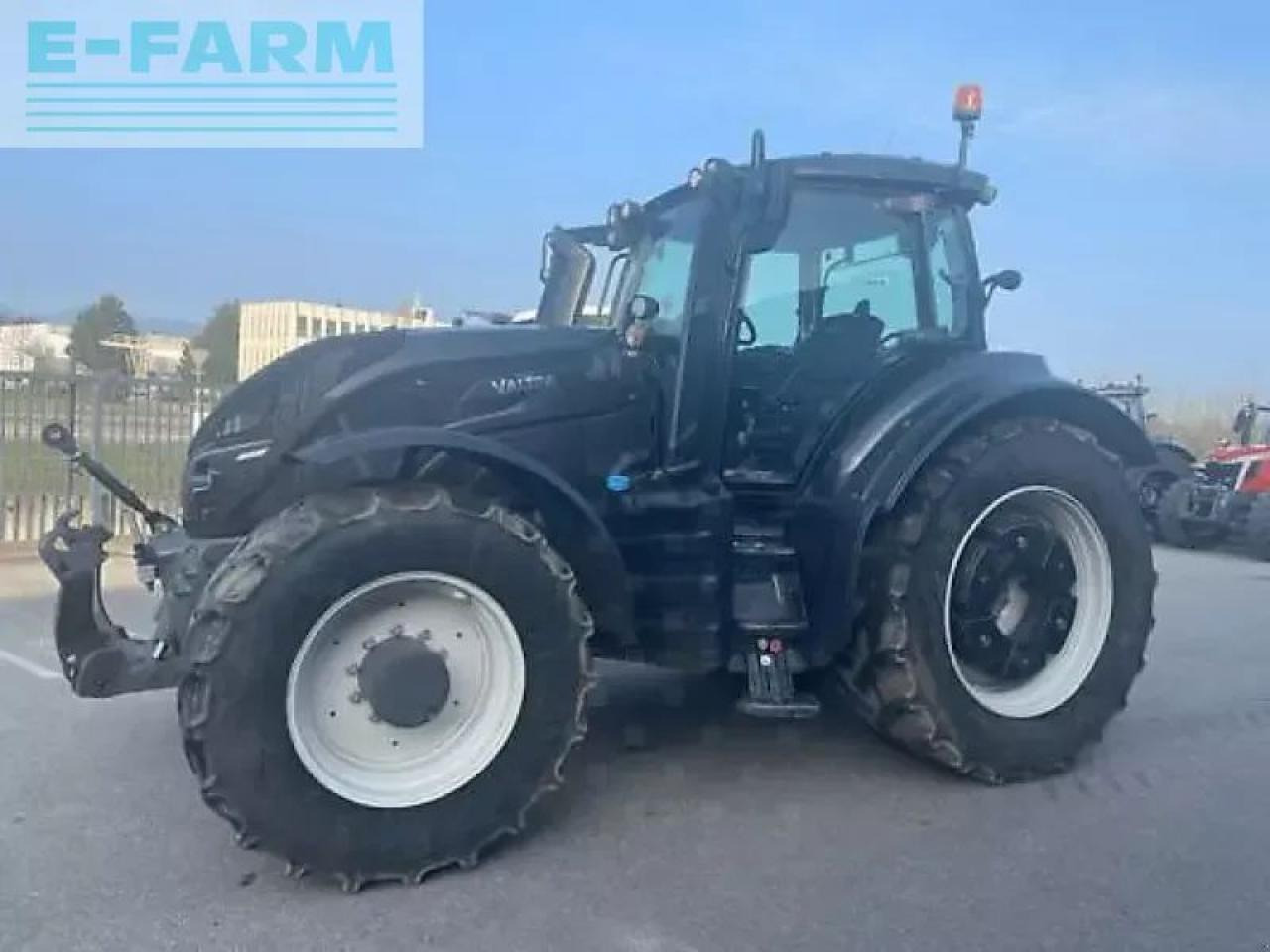 Valtra t254v - Traktors: foto 1 Valtra t254v - Traktors: foto 1