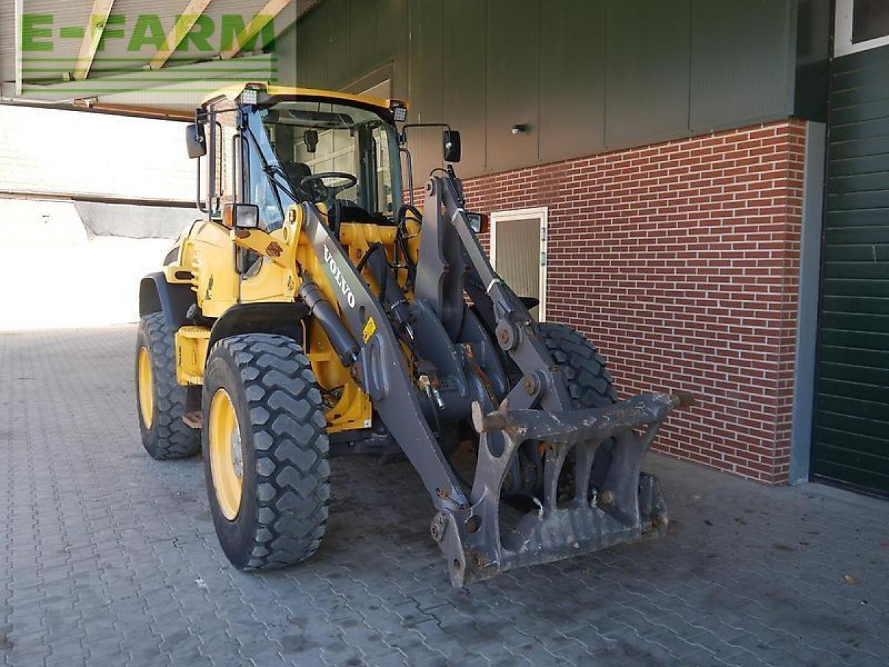 Volvo l45f - Mini-ekskavators: foto 2 Volvo l45f - Mini-ekskavators: foto 2