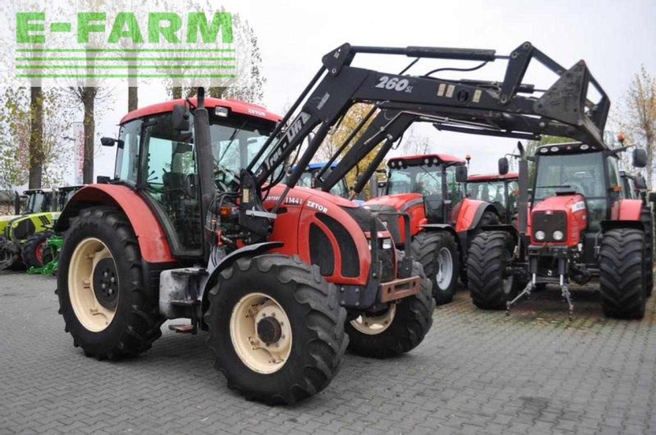 Zetor forterra 11441 + trac-lift 260sl - Traktors: foto 4 Zetor forterra 11441 + trac-lift 260sl - Traktors: foto 4