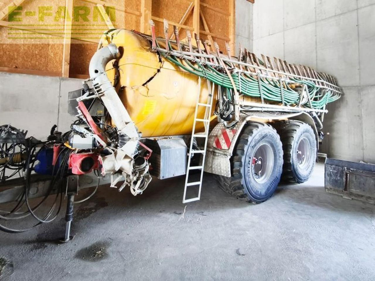 Light 18.500 polyesterfass mit unfallschaden - Šķidrmēslu muca: foto 2 Light 18.500 polyesterfass mit unfallschaden - Šķidrmēslu muca: foto 2