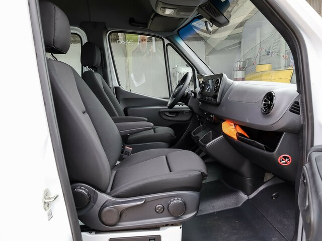MERCEDES-BENZ Sprinter 315 CDI Maxi KombiTourer,8Sitze,Kamera - Mikroautobuss, Pasažieru furgons: foto 2 MERCEDES-BENZ Sprinter 315 CDI Maxi KombiTourer,8Sitze,Kamera - Mikroautobuss, Pasažieru furgons: foto 2