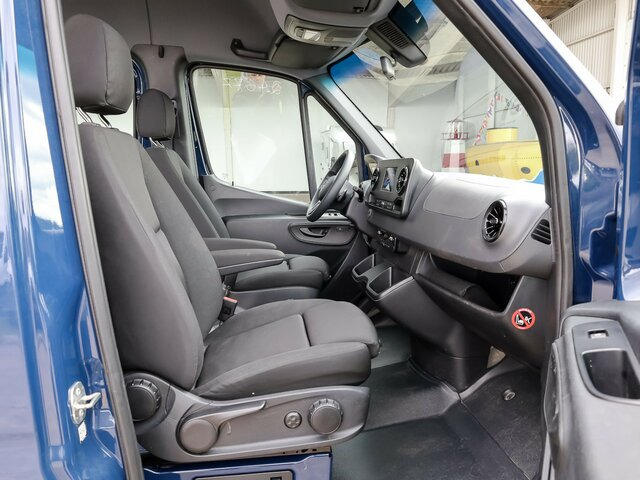 MERCEDES-BENZ Sprinter 315 CDI Maxi KombiTourer,8Sitze,Kamera - Mikroautobuss, Pasažieru furgons: foto 2 MERCEDES-BENZ Sprinter 315 CDI Maxi KombiTourer,8Sitze,Kamera - Mikroautobuss, Pasažieru furgons: foto 2