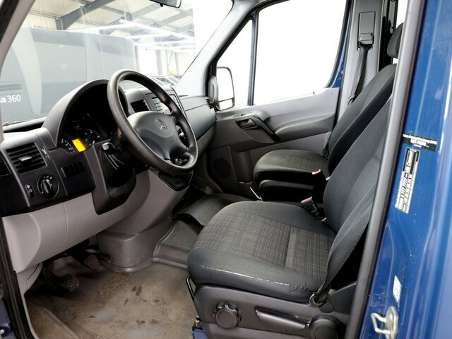 MERCEDES-BENZ Sprinter 316CDI DOKA,Allrad,Klima - Automašīna ar kravas platformu, Kravas-pasažieru furgons: foto 2 MERCEDES-BENZ Sprinter 316CDI DOKA,Allrad,Klima - Automašīna ar kravas platformu, Kravas-pasažieru furgons: foto 2