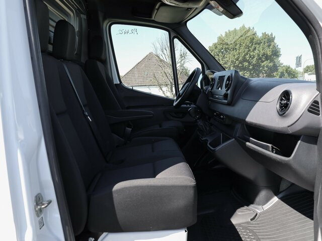 MERCEDES-BENZ Sprinter 317 CDI Kasten,L2H2,MBUX,Kamera - Kravas mikroautobuss: foto 3 MERCEDES-BENZ Sprinter 317 CDI Kasten,L2H2,MBUX,Kamera - Kravas mikroautobuss: foto 3