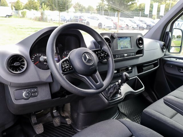 MERCEDES-BENZ Sprinter 317 CDI Kasten,L2H2,MBUX,Kamera - Kravas mikroautobuss: foto 5 MERCEDES-BENZ Sprinter 317 CDI Kasten,L2H2,MBUX,Kamera - Kravas mikroautobuss: foto 5