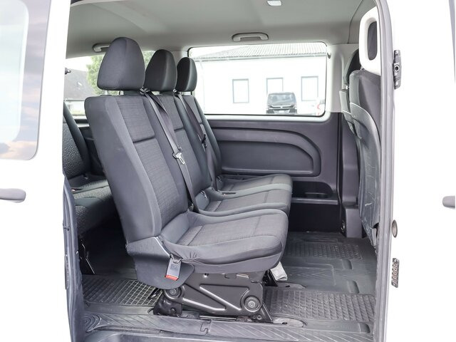 MERCEDES-BENZ Vito 111 TourerPro,lang,8Sitzer,Klima,Standhzg. - Pasažieru furgons: foto 4 MERCEDES-BENZ Vito 111 TourerPro,lang,8Sitzer,Klima,Standhzg. - Pasažieru furgons: foto 4