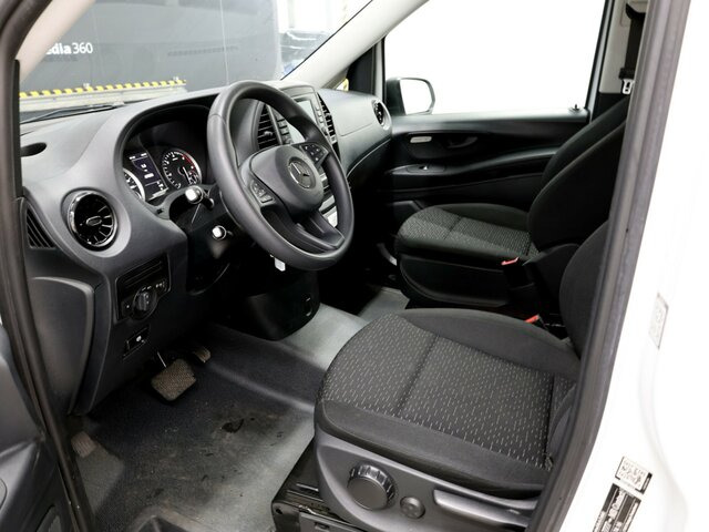 MERCEDES-BENZ Vito 114 TourerPro,lang,Automatik,8Sitze,Kamera... - Mikroautobuss, Pasažieru furgons: foto 2 MERCEDES-BENZ Vito 114 TourerPro,lang,Automatik,8Sitze,Kamera... - Mikroautobuss, Pasažieru furgons: foto 2