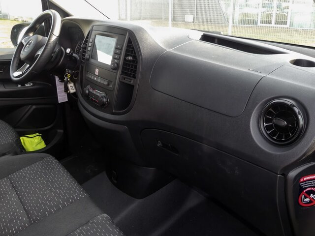 MERCEDES-BENZ Vito 116TourerPro ,Extralang,2xKlima,Kamera,AHK - Mikroautobuss, Pasažieru furgons: foto 4 MERCEDES-BENZ Vito 116TourerPro ,Extralang,2xKlima,Kamera,AHK - Mikroautobuss, Pasažieru furgons: foto 4