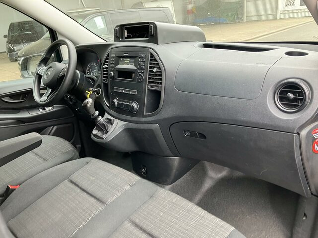 MERCEDES-BENZ Vito114 Mixto Extralang,Klima,Tempomat,Standhzg - Mazs furgons: foto 4 MERCEDES-BENZ Vito114 Mixto Extralang,Klima,Tempomat,Standhzg - Mazs furgons: foto 4
