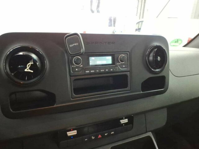 MERCEDES-BENZ eSprinter 312 Kasten FWD,Klima,Post Tür... - Kravas mikroautobuss, Elektriskais furgons: foto 2 MERCEDES-BENZ eSprinter 312 Kasten FWD,Klima,Post Tür... - Kravas mikroautobuss, Elektriskais furgons: foto 2