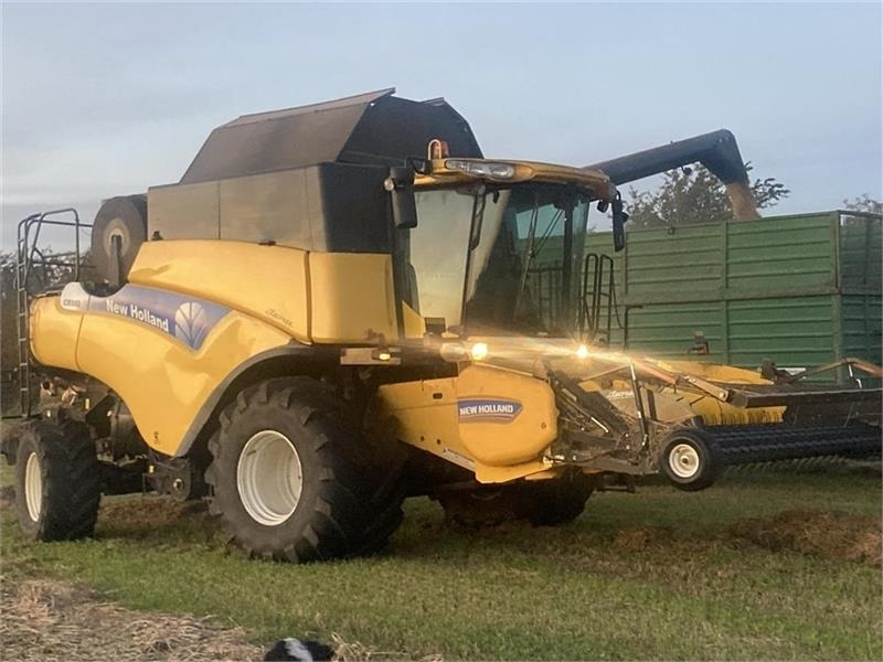 New Holland CR 980 1050er hjul og 30Fod 4 hjulstræk - Labības kombains: foto 2 New Holland CR 980 1050er hjul og 30Fod 4 hjulstræk - Labības kombains: foto 2