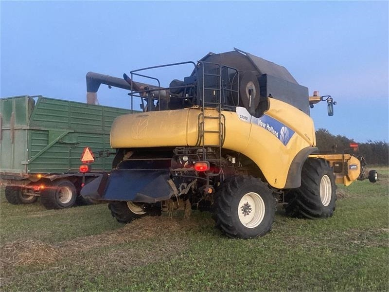 New Holland CR 980 1050er hjul og 30Fod 4 hjulstræk - Labības kombains: foto 5 New Holland CR 980 1050er hjul og 30Fod 4 hjulstræk - Labības kombains: foto 5
