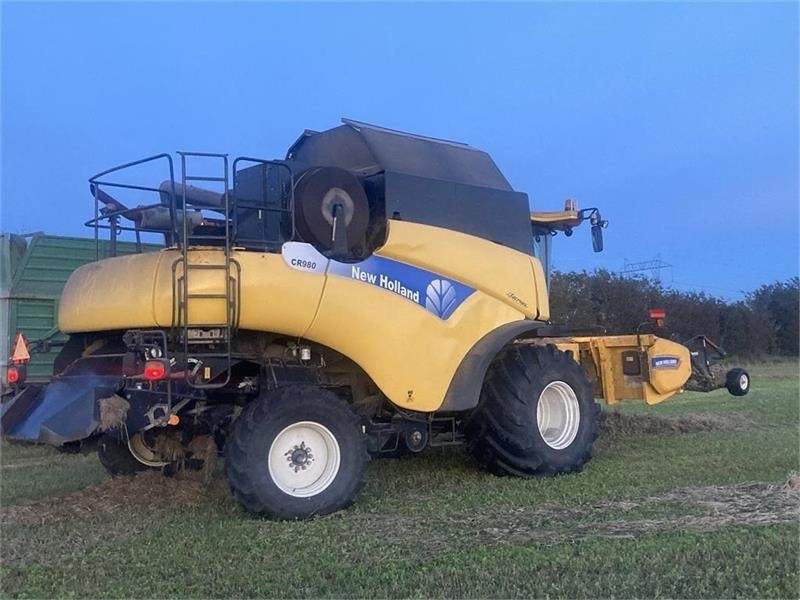 New Holland CR 980 1050er hjul og 30Fod 4 hjulstræk - Labības kombains: foto 4 New Holland CR 980 1050er hjul og 30Fod 4 hjulstræk - Labības kombains: foto 4