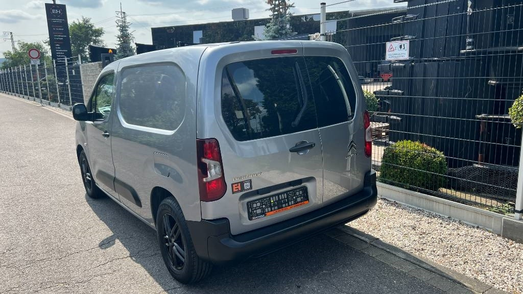Citroën Berlingo 1.5 Blue HDI, Kasten, 8 Reifen, Klima - Furgons ar slēgtā virsbūve: foto 4 Citroën Berlingo 1.5 Blue HDI, Kasten, 8 Reifen, Klima - Furgons ar slēgtā virsbūve: foto 4