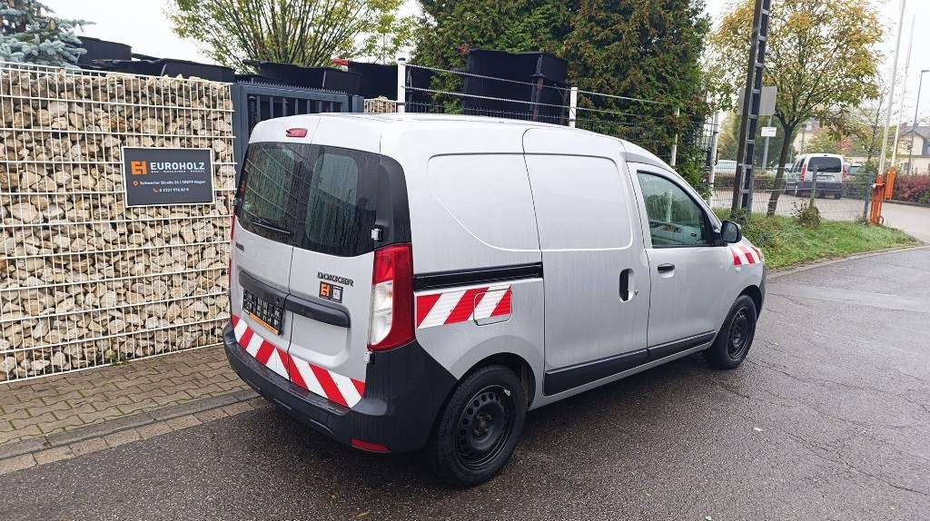 Dacia Dokker Transporter, Kastenwagen mit Schubladen - Mazs furgons: foto 4 Dacia Dokker Transporter, Kastenwagen mit Schubladen - Mazs furgons: foto 4
