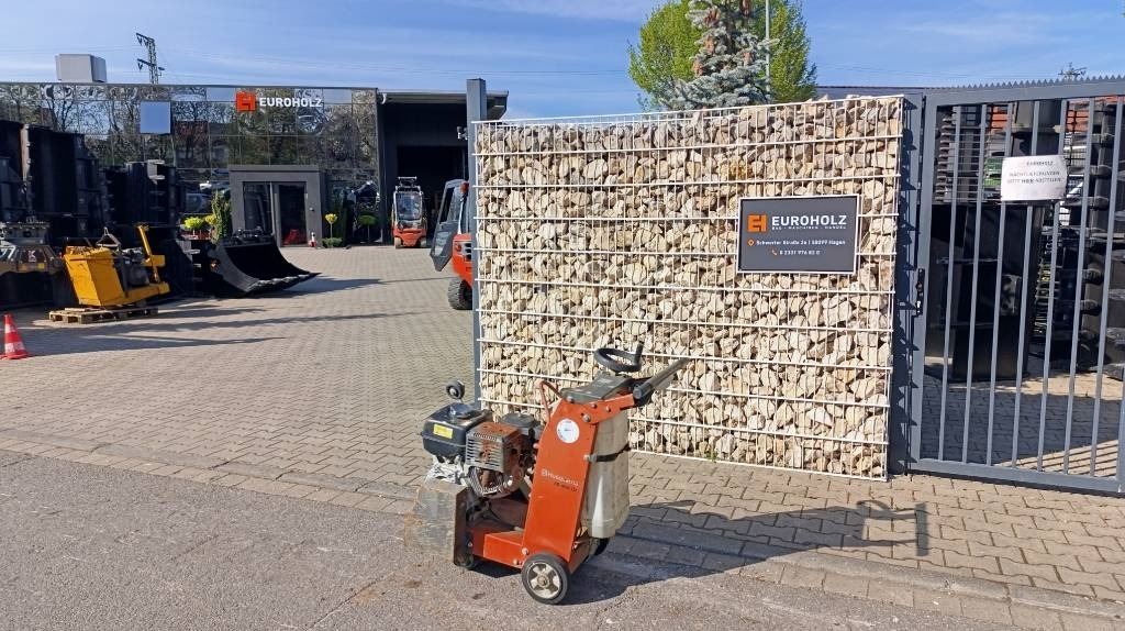 Husqvarna FS 400 LV Fugenschneider Bj 2017 mit Motorproblem - Asfalta frēze: foto 4 Husqvarna FS 400 LV Fugenschneider Bj 2017 mit Motorproblem - Asfalta frēze: foto 4