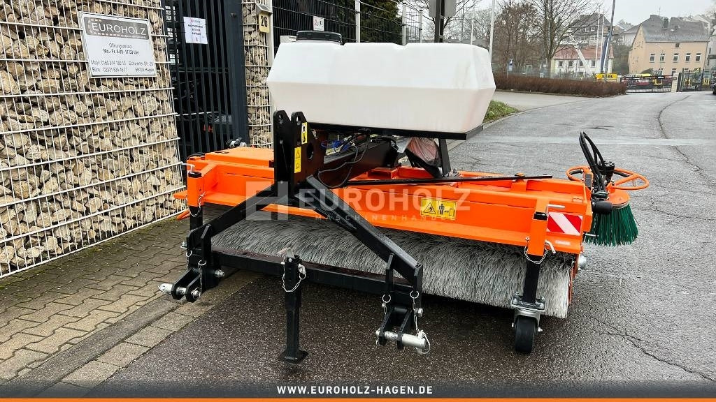 Kehrmaschine ZM2000 Seitenbesen 3-Punkt-Aufnahme - Birste: foto 5 Kehrmaschine ZM2000 Seitenbesen 3-Punkt-Aufnahme - Birste: foto 5