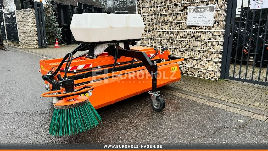 Kehrmaschine ZM2000 mit Seitenbesen - Birste - Komunālā/ Specializētā tehnika: foto 5 Kehrmaschine ZM2000 mit Seitenbesen - Birste - Komunālā/ Specializētā tehnika: foto 5